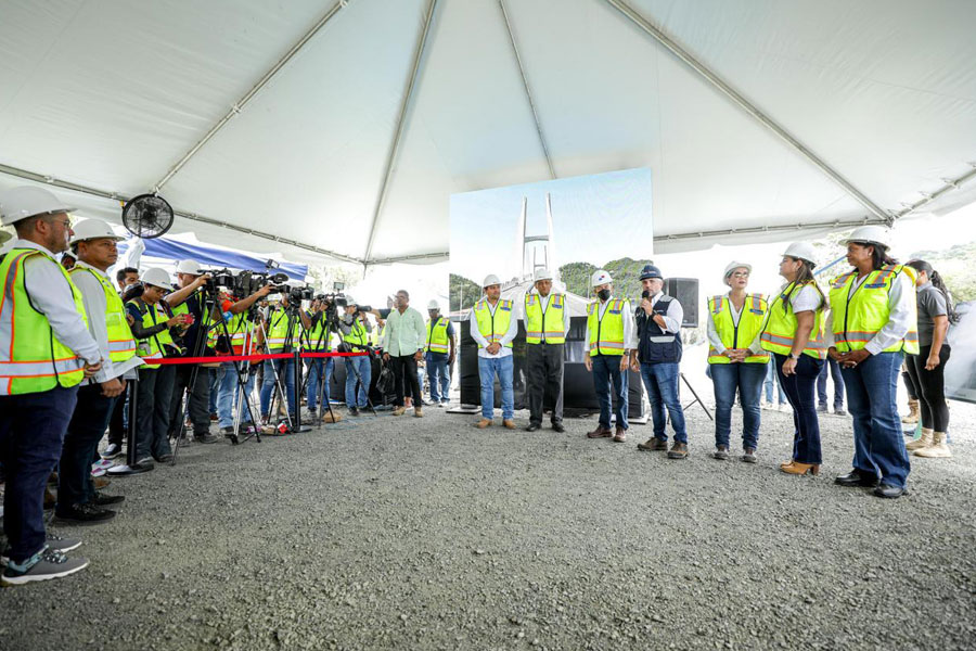 Inicia la construcción del Cuarto Puente sobre el Canal de Panamá