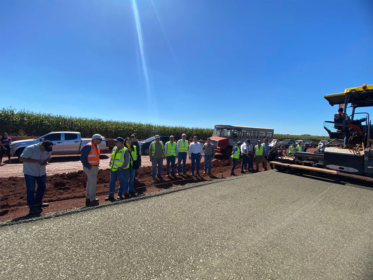 CAF supervisa obras de pavimentación de la ruta PY21 en Paraguay