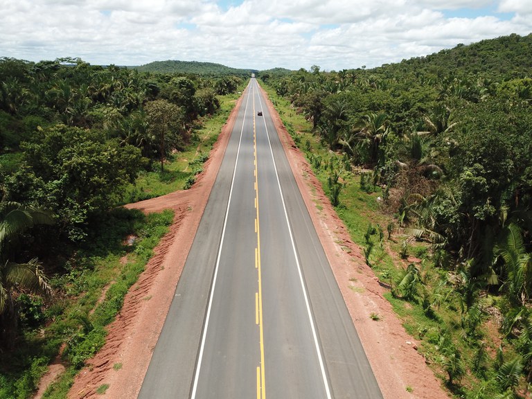 Gobierno de Brasil entrega obras de pavimentación en la BR-226/MA