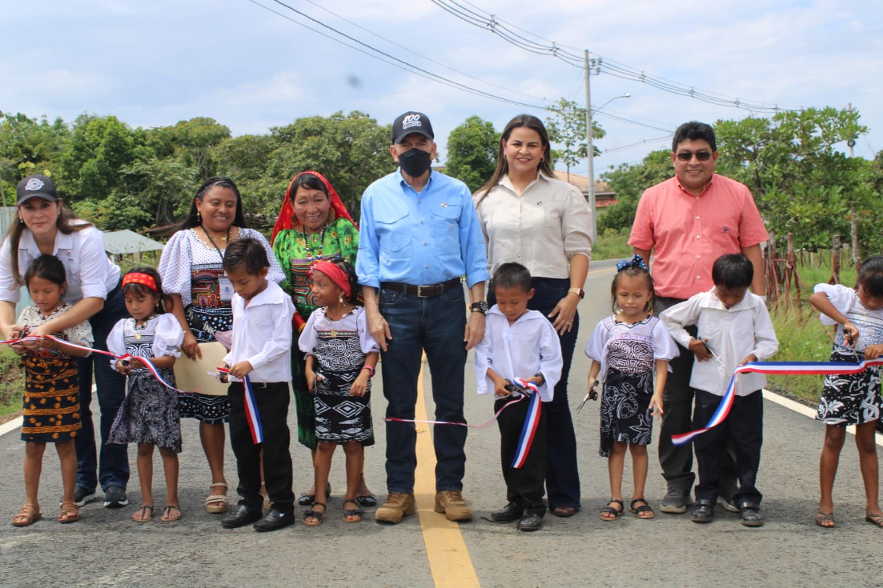 Panamá inaugura la carretera El Llano-puerto Cartí de USD 24 millones