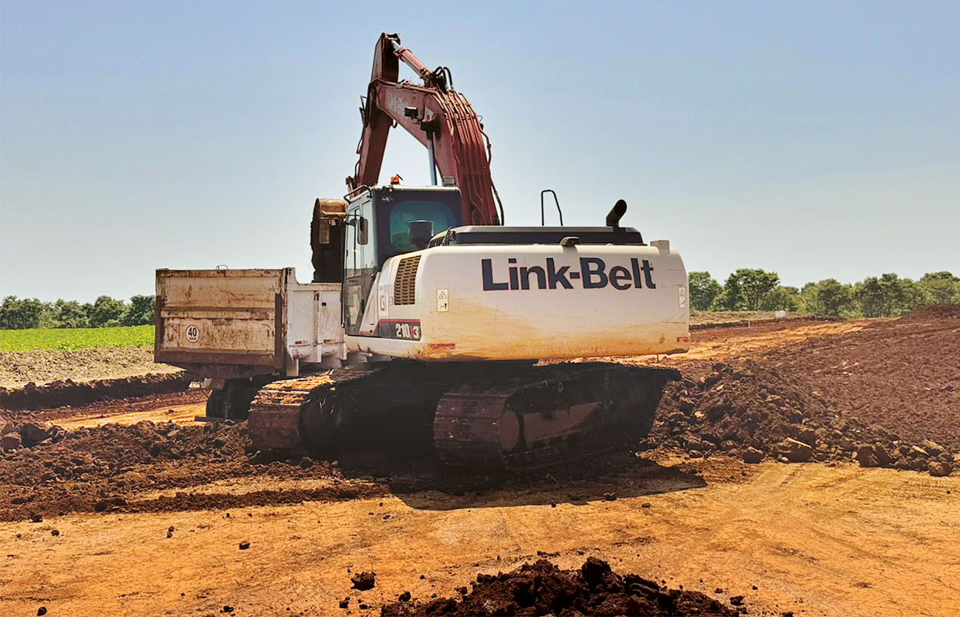 Excavadora en América del Sur