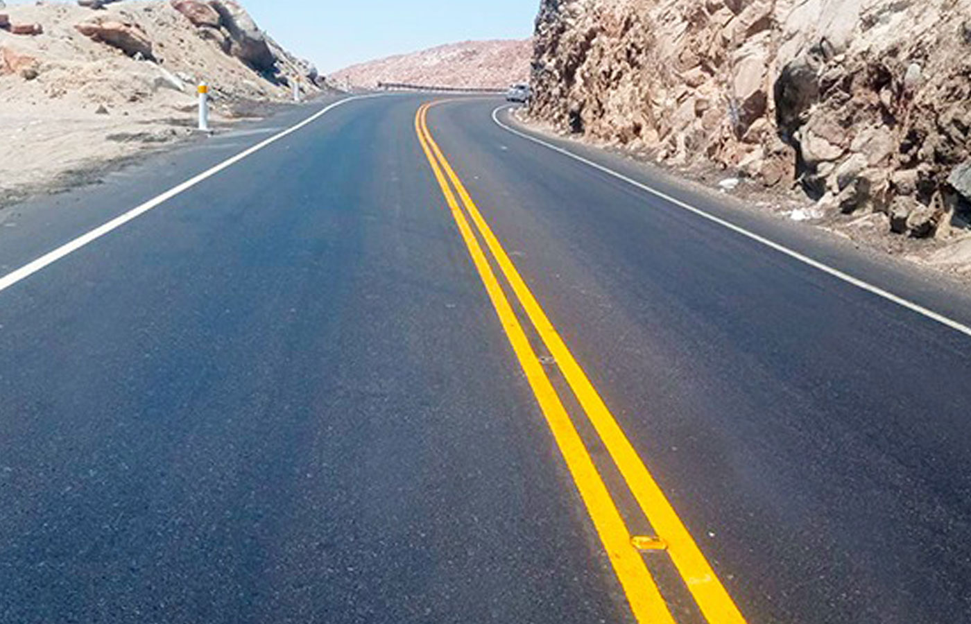 Perú culminó el mantenimiento en 27 km de la carretera Arequipa-Yura