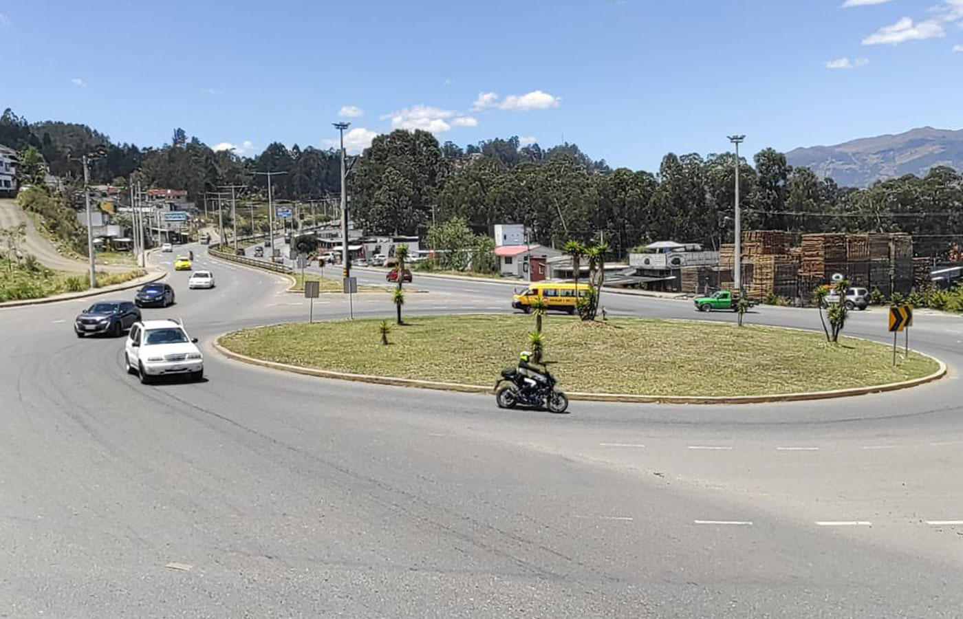 Ecuador: CAF realiza seguimiento a proyectos viales en Azuay y Cañar