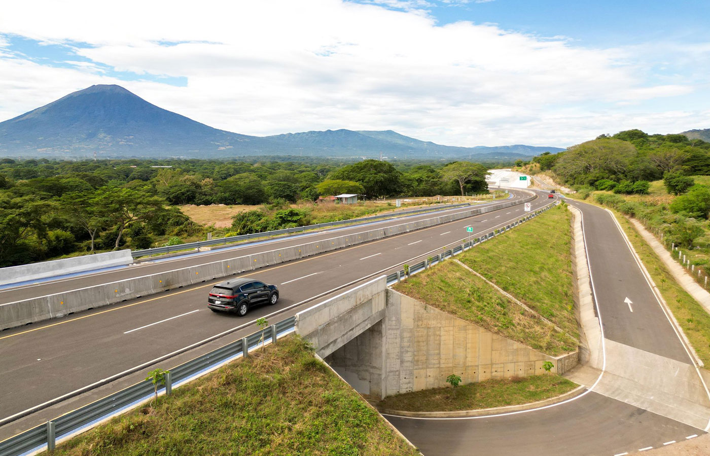 Inauguran el Periférico Gerardo Barrios en el oriente de El Salvador