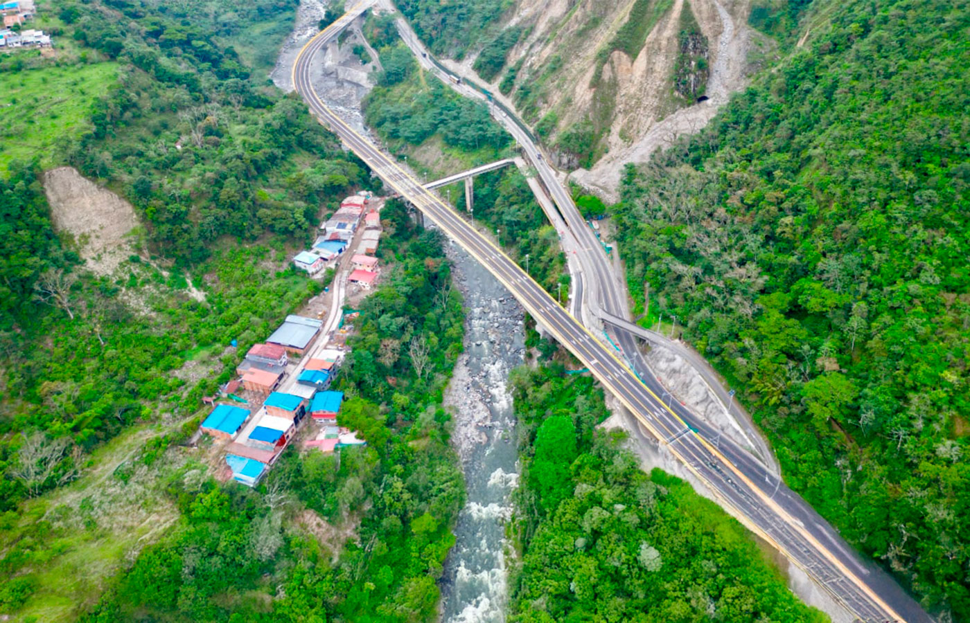 Colombia pone en servicio el viaducto del kilómetro 58 de la vía Bogotá - Villavicencio