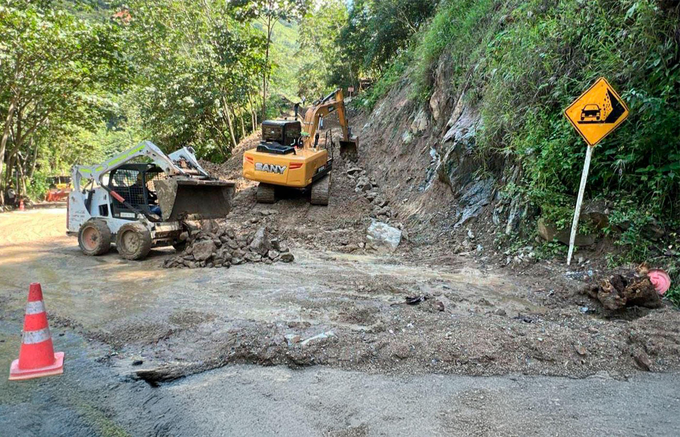 Colombia: Antioquia entrega los estudios para la vía al corregimiento El Aro 