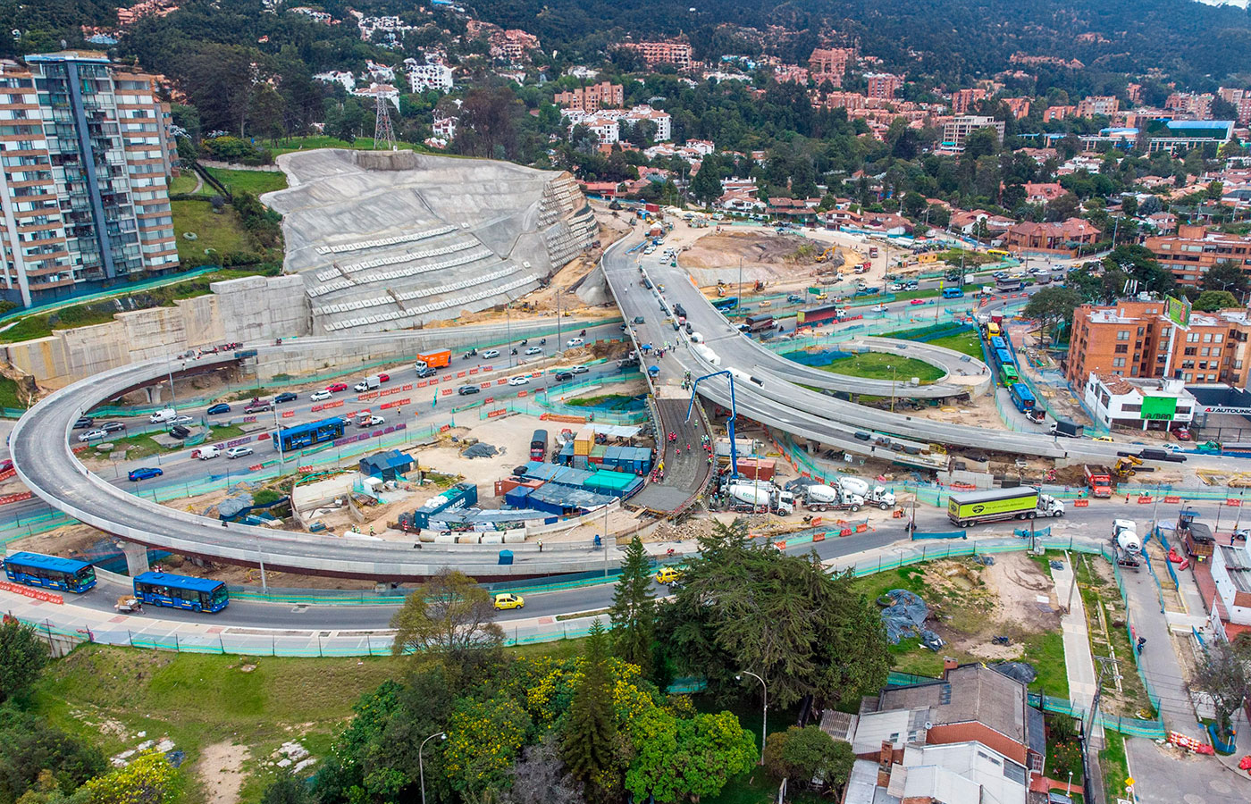 Colombia: Los tres puentes de la avenida El Rincón entrarán en servicio en marzo