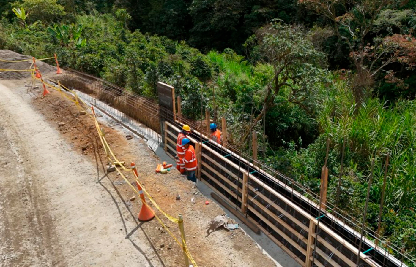 Colombia: Mejoramiento de la vía Cañasgordas - Abriaquí registra 25% de avance