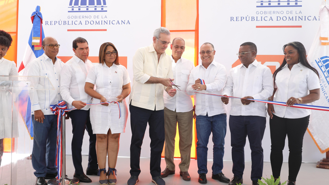 República Dominicana inaugura carretera Comendador - Guaroa - Macasías