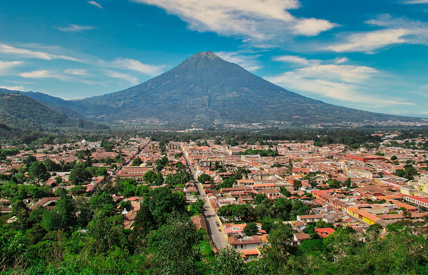 BCIE financiará estudio de transporte entre el aeropuerto La Aurora y Antigua Guatemala