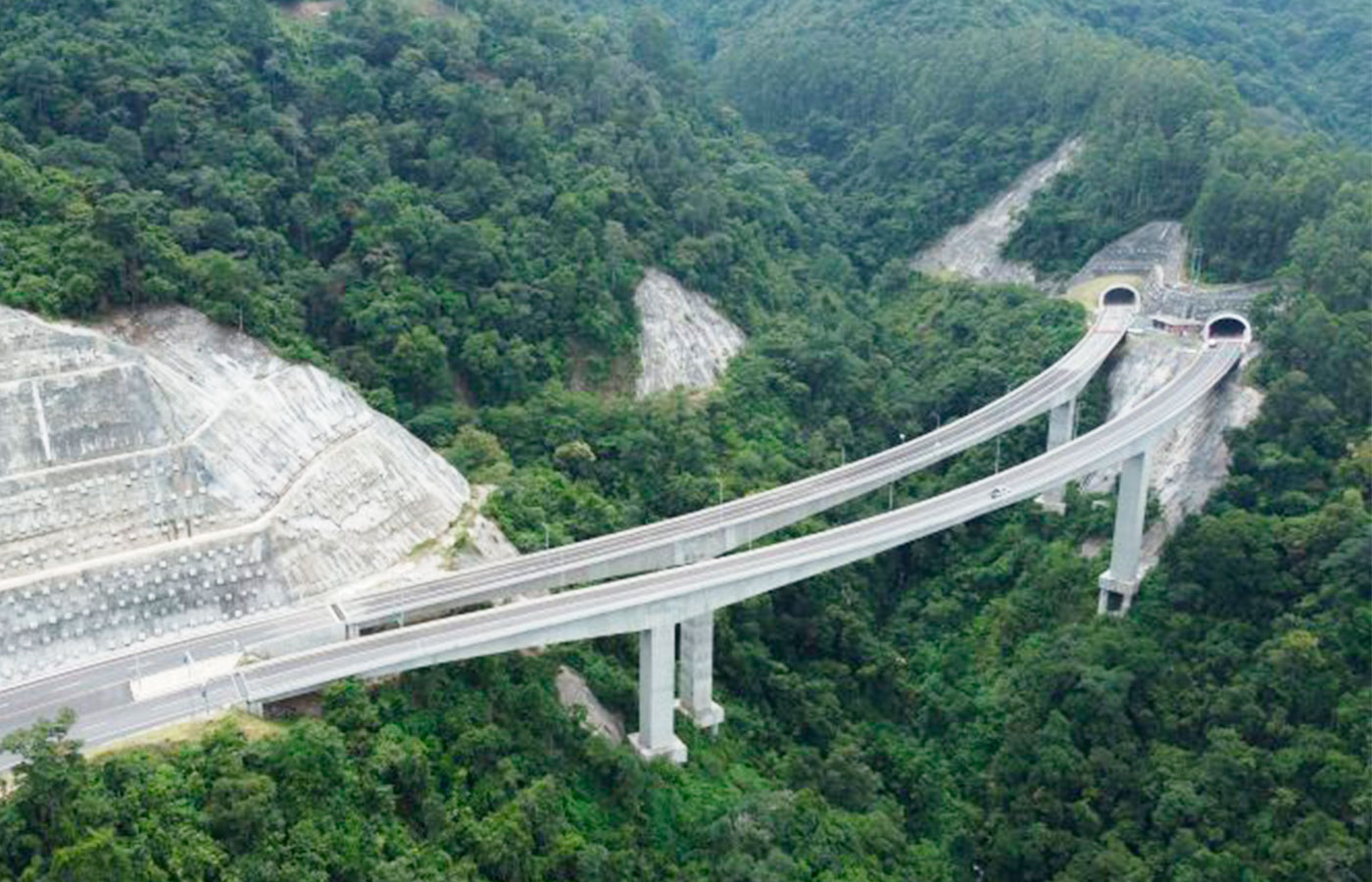 Colombia: Se habilita tramo de la Autopista Conexión Pacífico 1